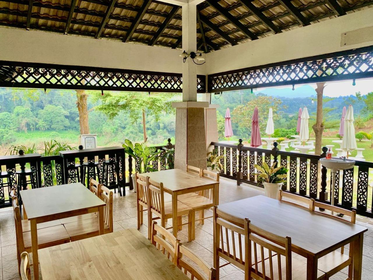 Asiacamp Taman Negara Resort Kuala Tahan Exterior foto